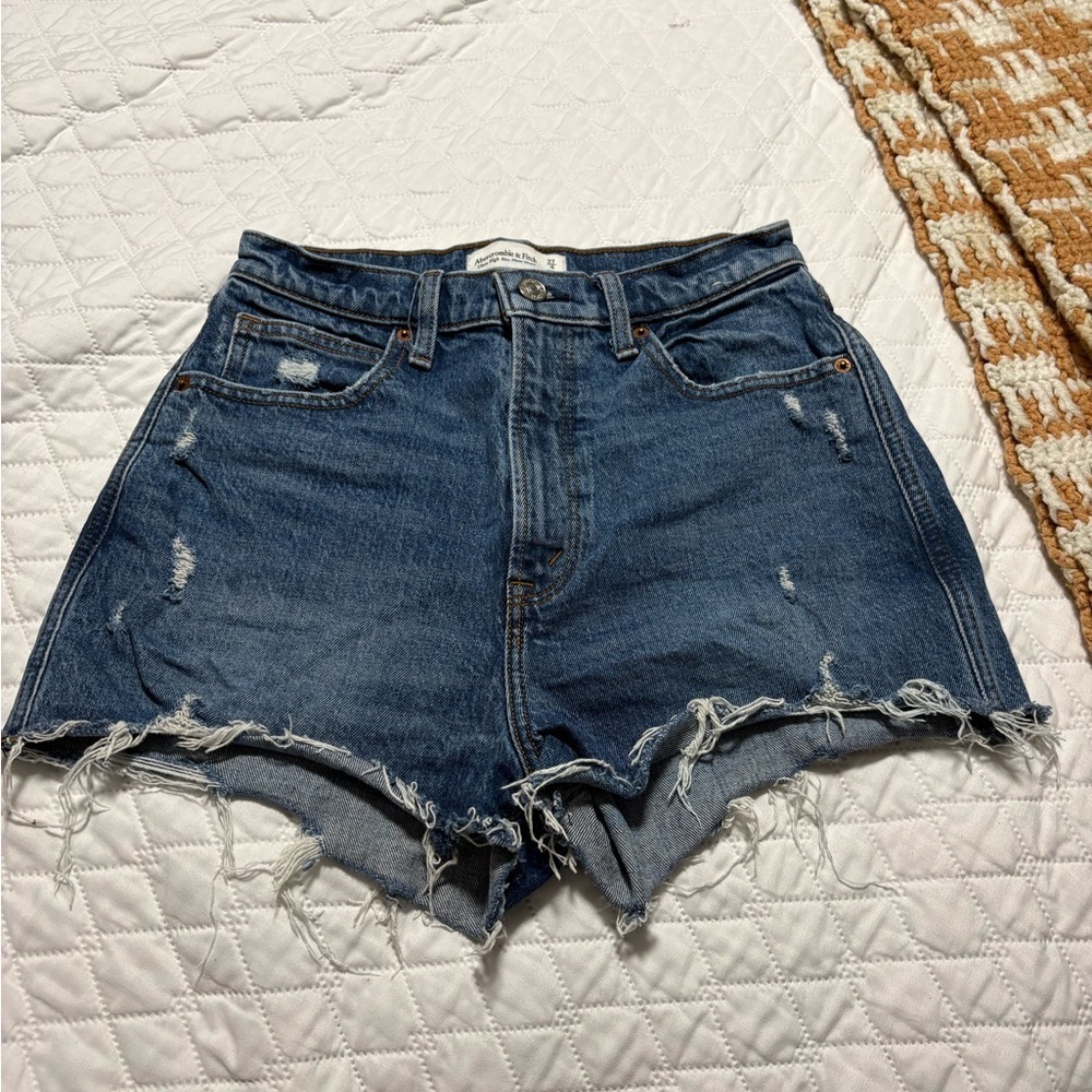 Abercrombie & Fitch Ultra High Rise Mom Shorts Denim